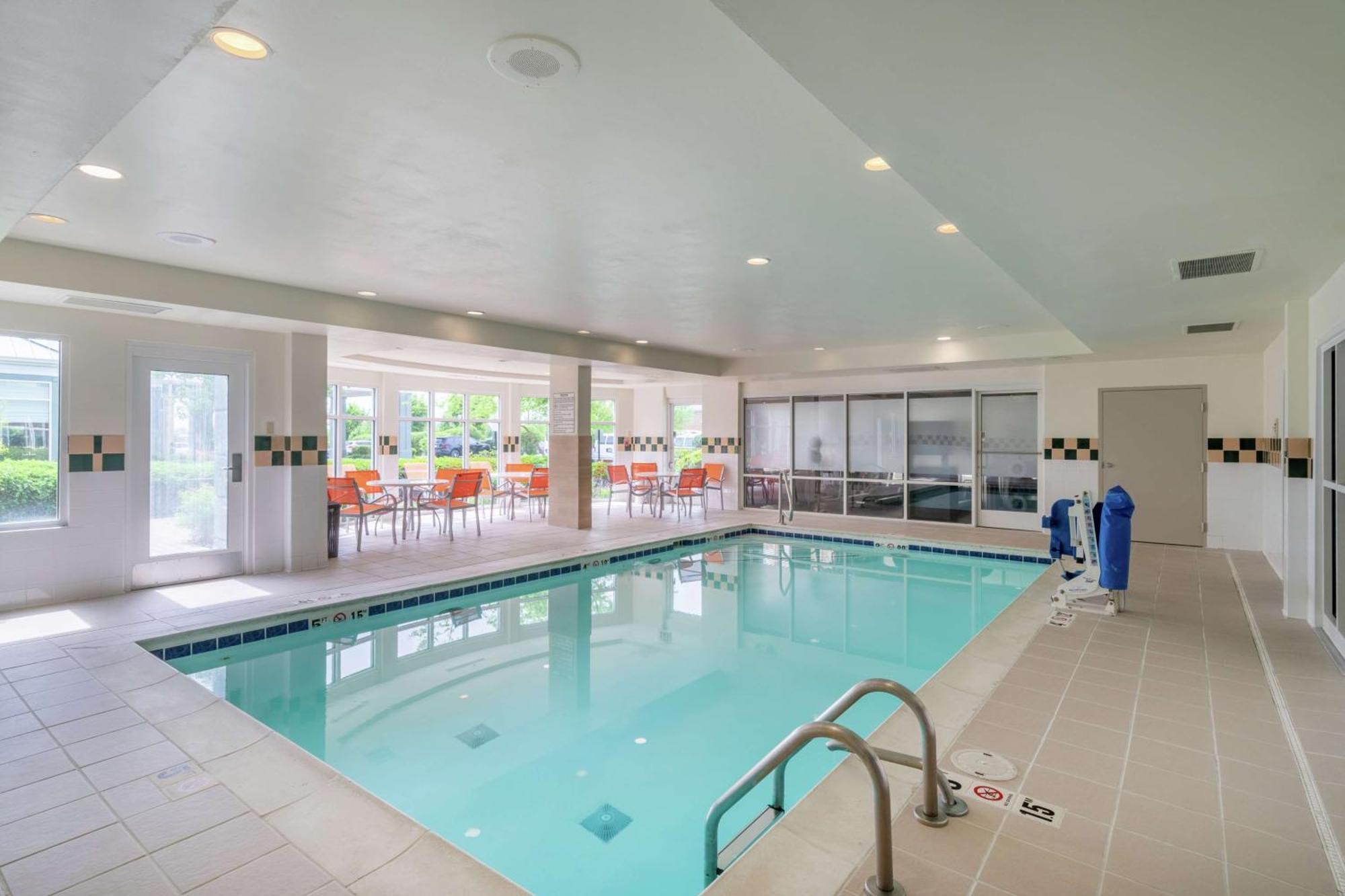 Hilton Garden Inn Louisville East Dış mekan fotoğraf